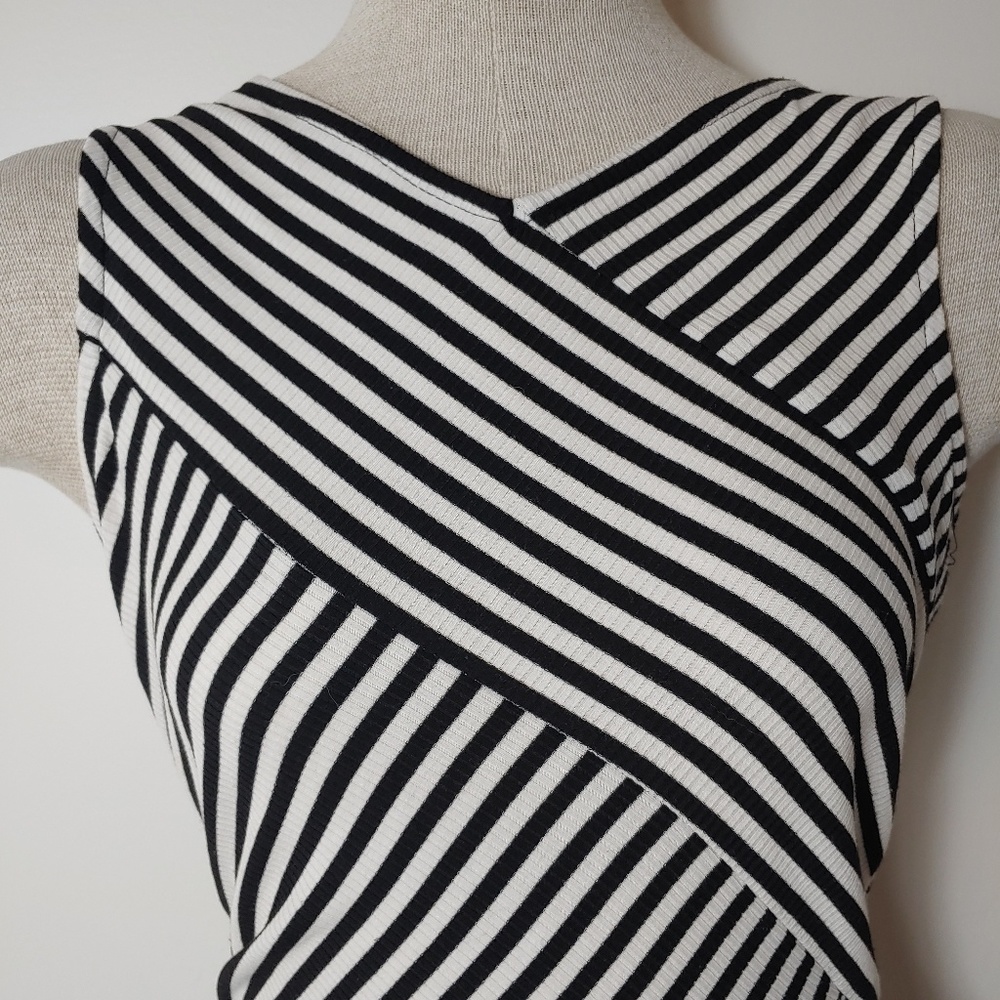 Lily & Lola Sz. S Black White Sleeveless Dress(252)
